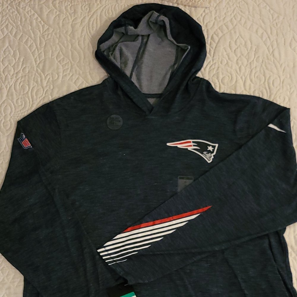 NFL Patriots shirt